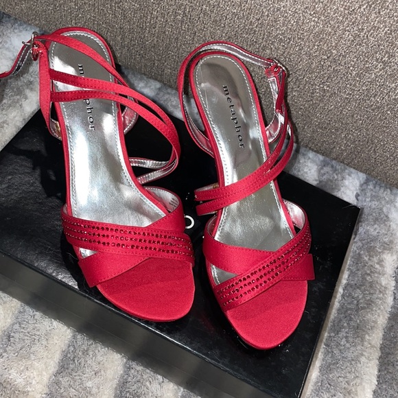 Metaphor red ruby heels - Picture 3 of 7